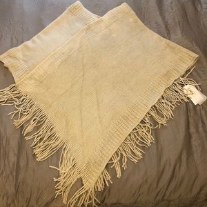 Shall / Knitted Poncho